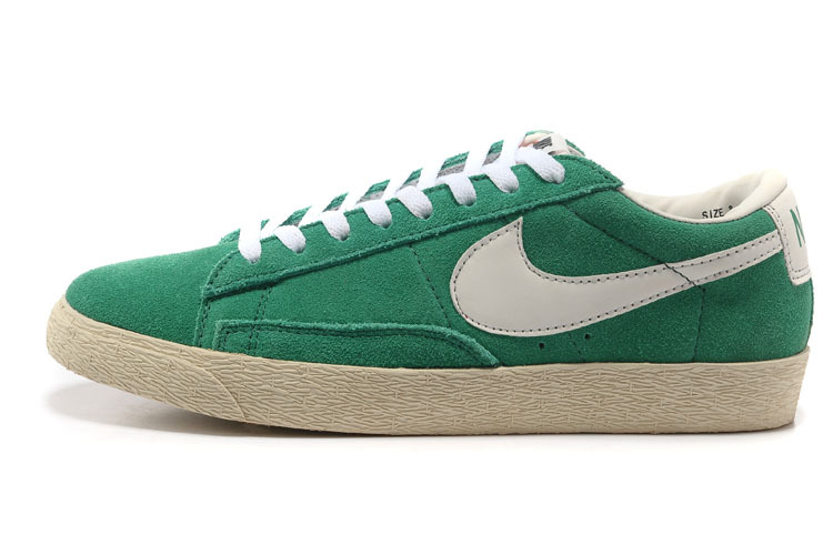 Soldes Chaussure Basket Nike Blazer Cuir Low Pour Homme en Vert